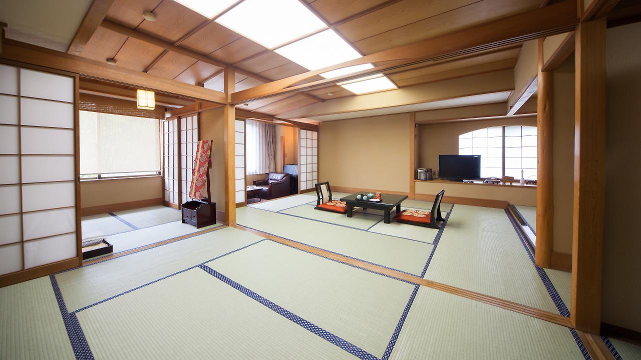 Hotel Yugashima Tatsuta à Izu  Extérieur photo