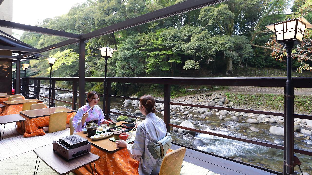 Hotel Yugashima Tatsuta à Izu  Extérieur photo