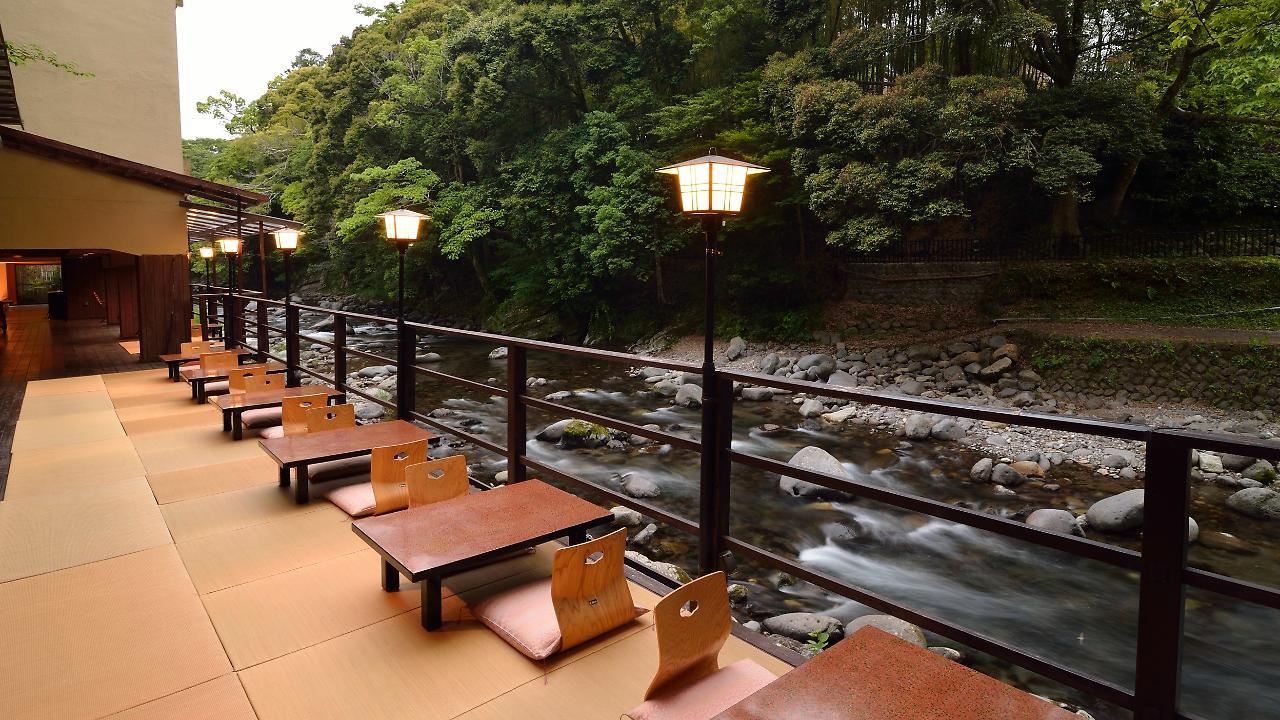Hotel Yugashima Tatsuta à Izu  Extérieur photo